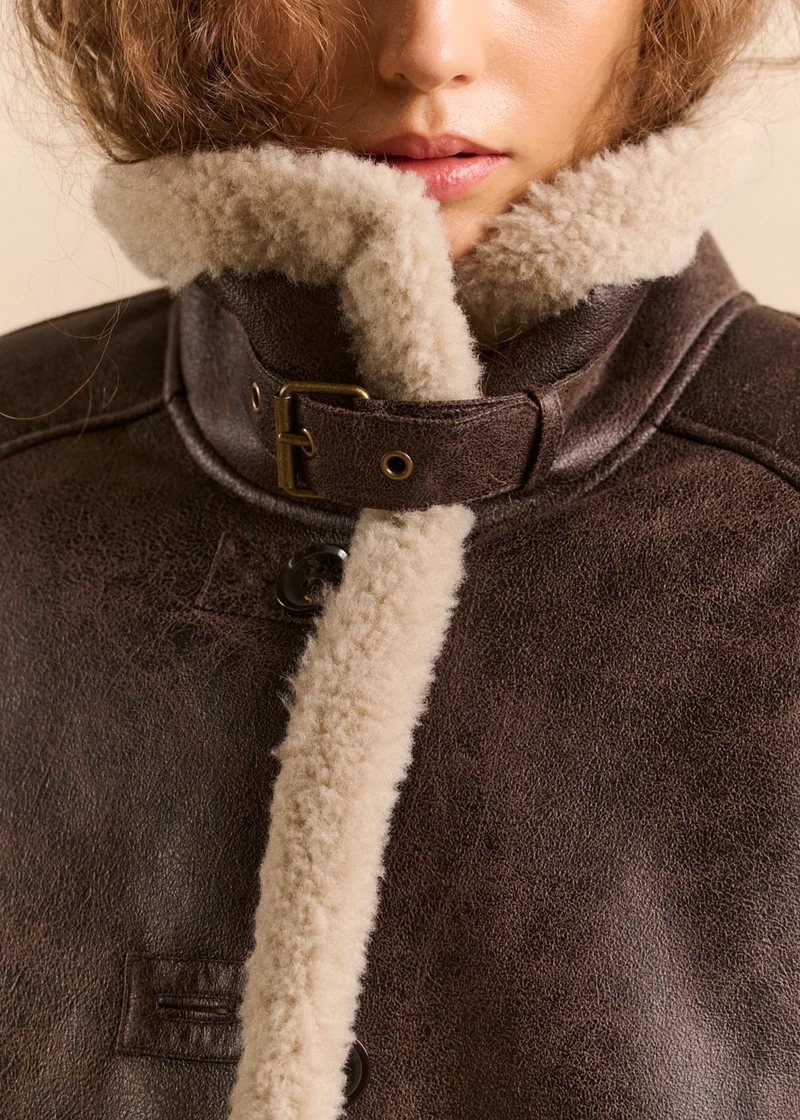 Manteau col haut effet suede