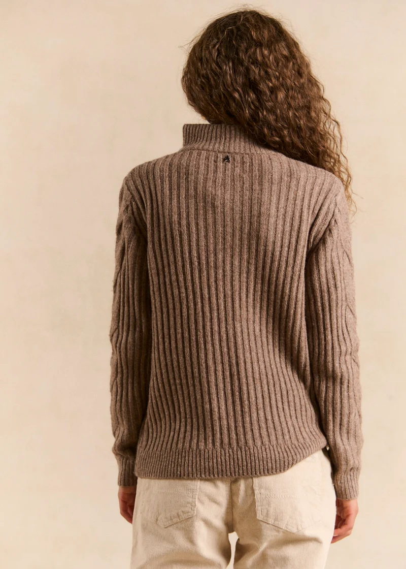 Pull camionneur torsadé