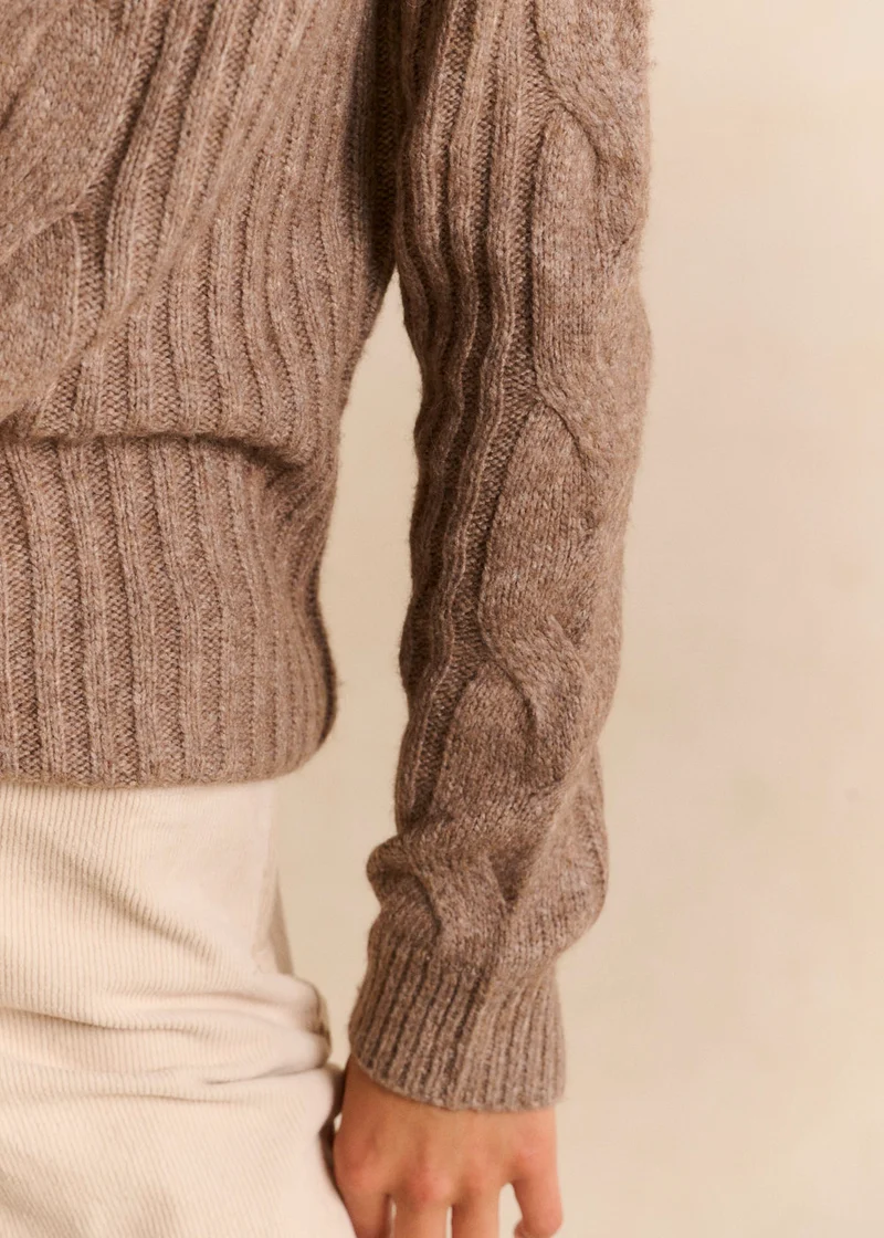 Pull camionneur torsadé