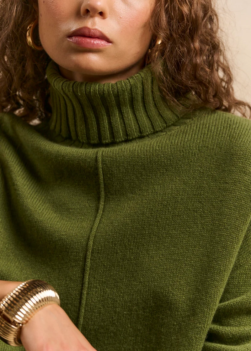 Pull ample col roulé en laine