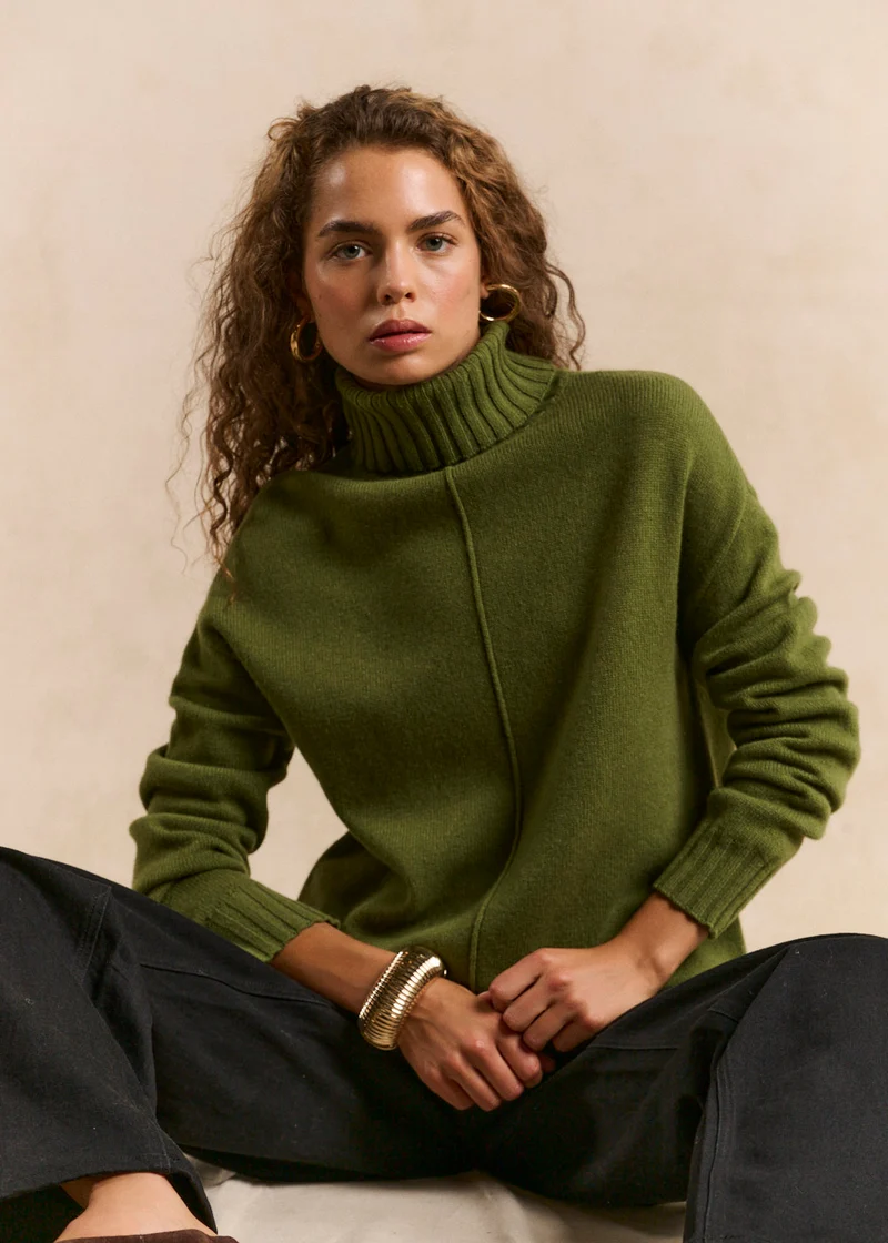 Pull ample col roulé en laine