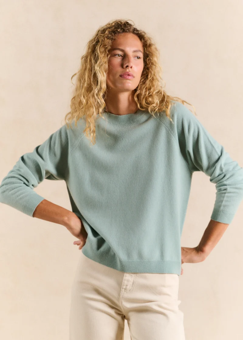 Pull en laine col rond détail col