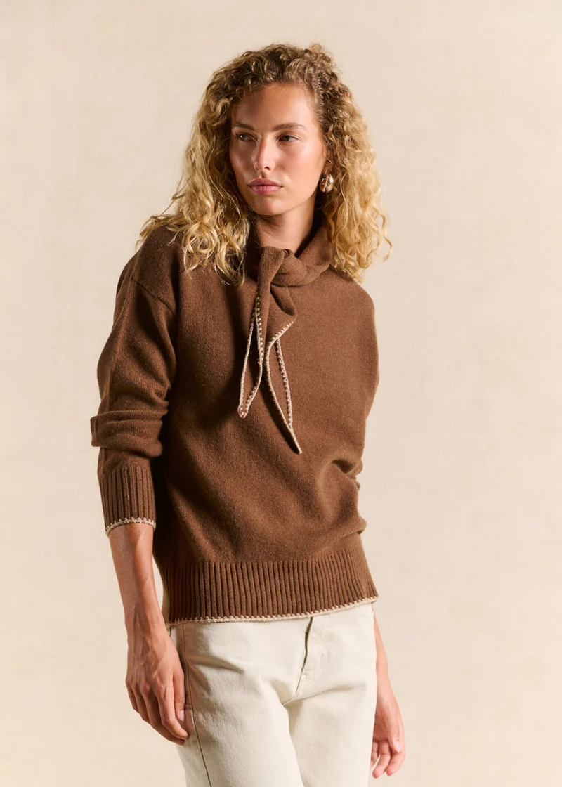 Pull col rond écharpe amovible