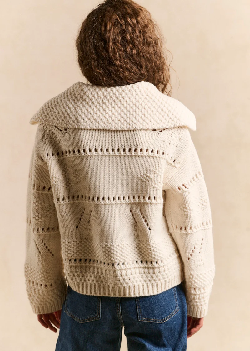 Gilet jacquard fleuri à grand col