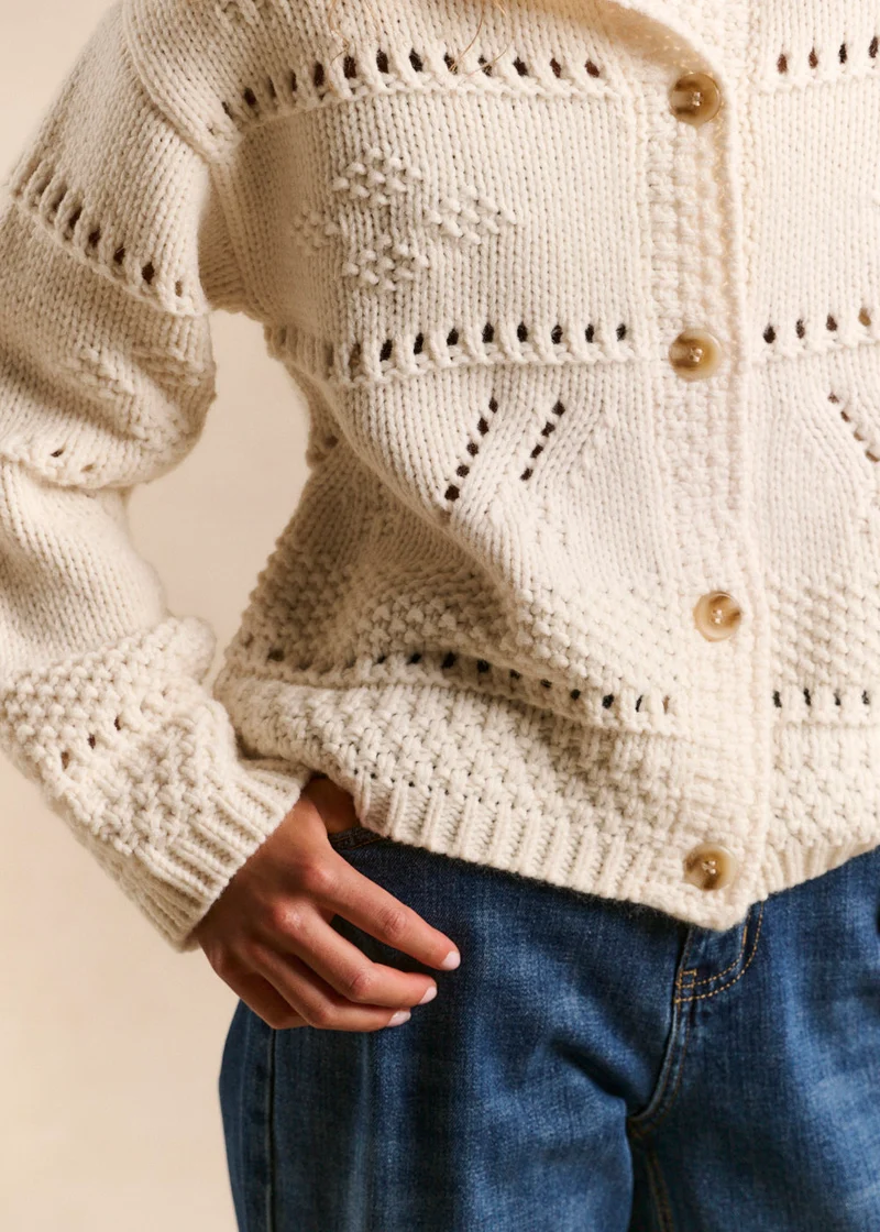 Gilet jacquard fleuri à grand col