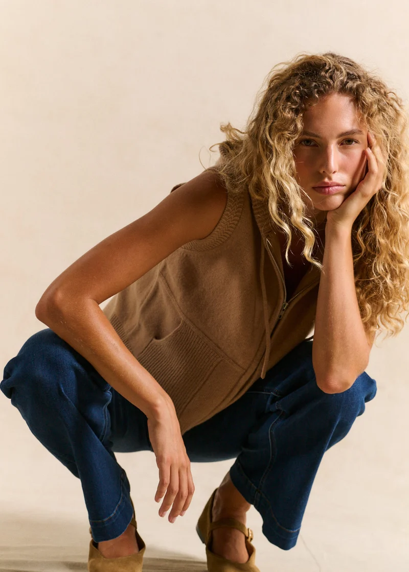 Gilet laine sans manches à capuche
