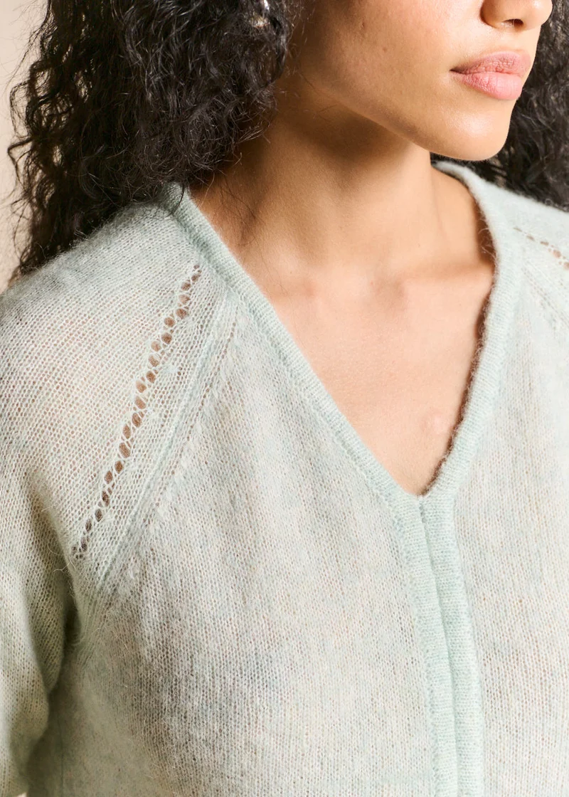 Pull col V détails ajourés