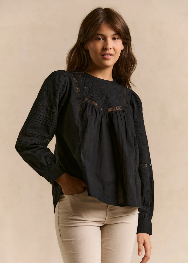 Blouse en voile de coton brodée