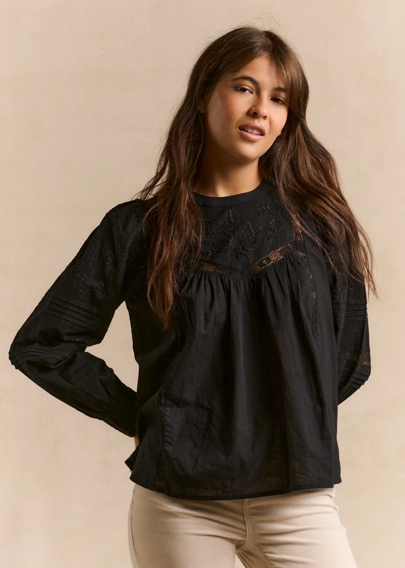Blouse en voile de coton brodée