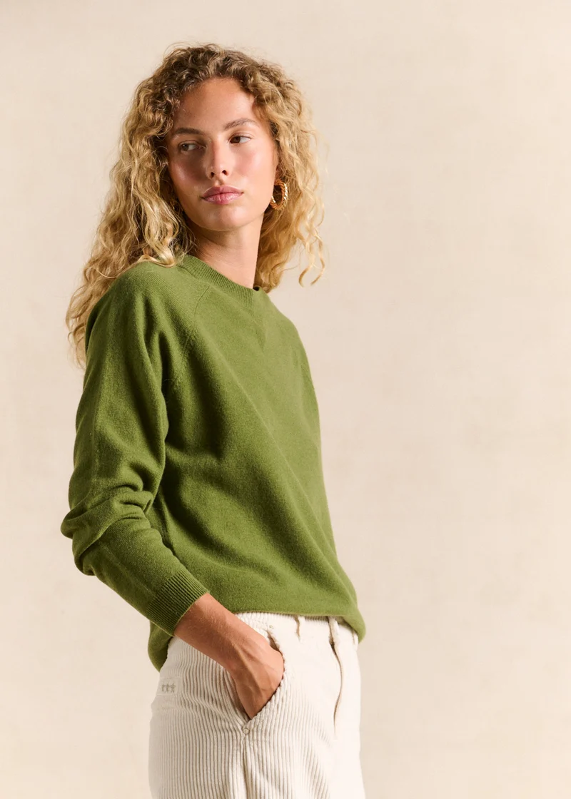 Pull en laine col rond détail col
