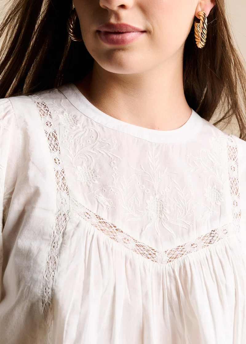 Blouse en voile de coton brodée