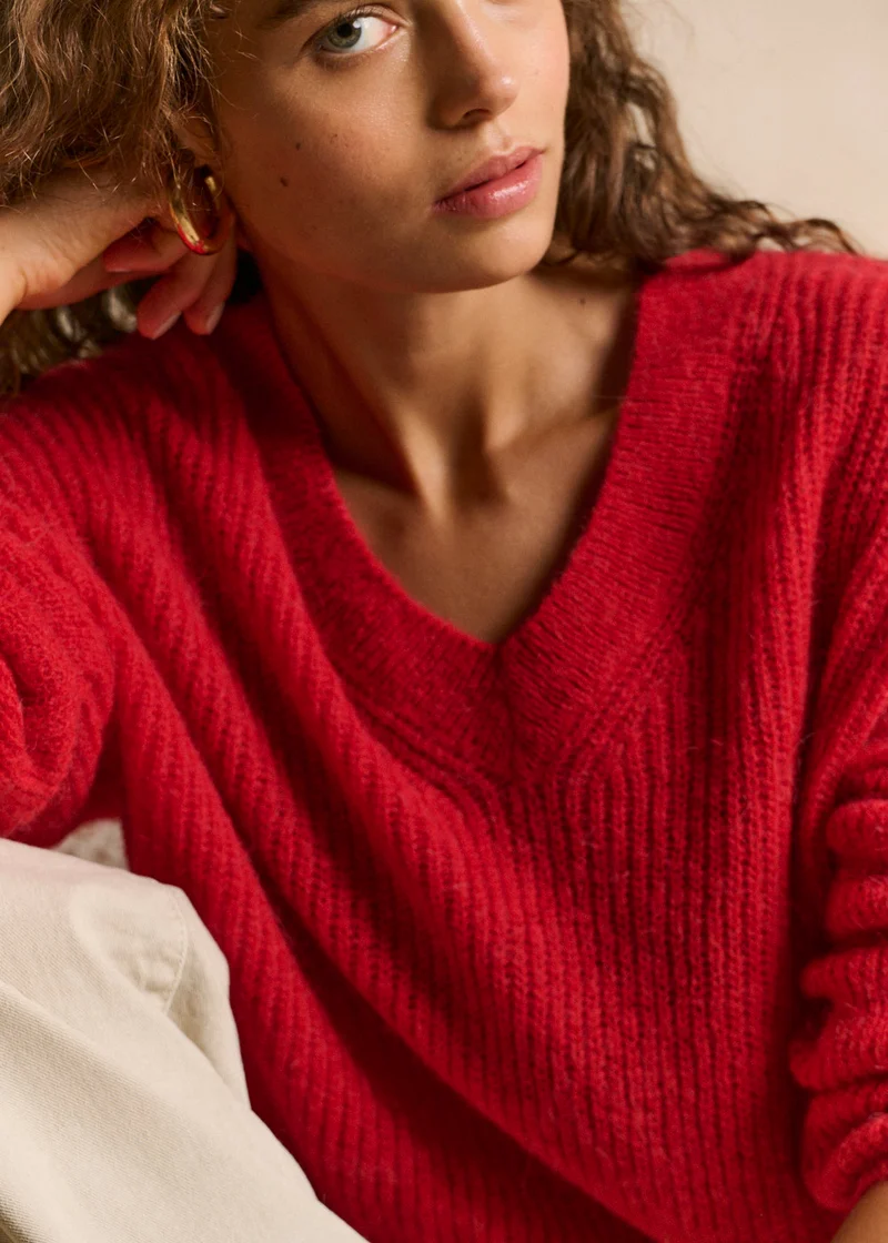 Pull maille côtelée col en V