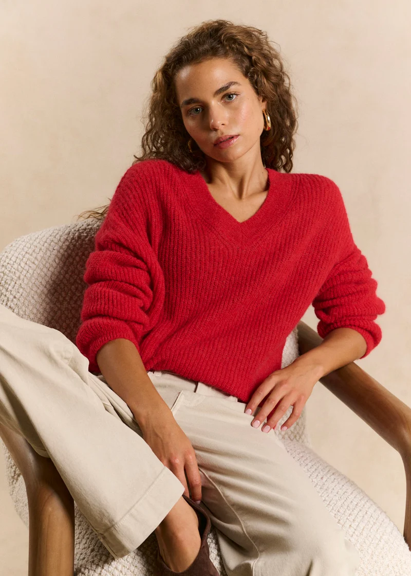 Pull maille côtelée col en V