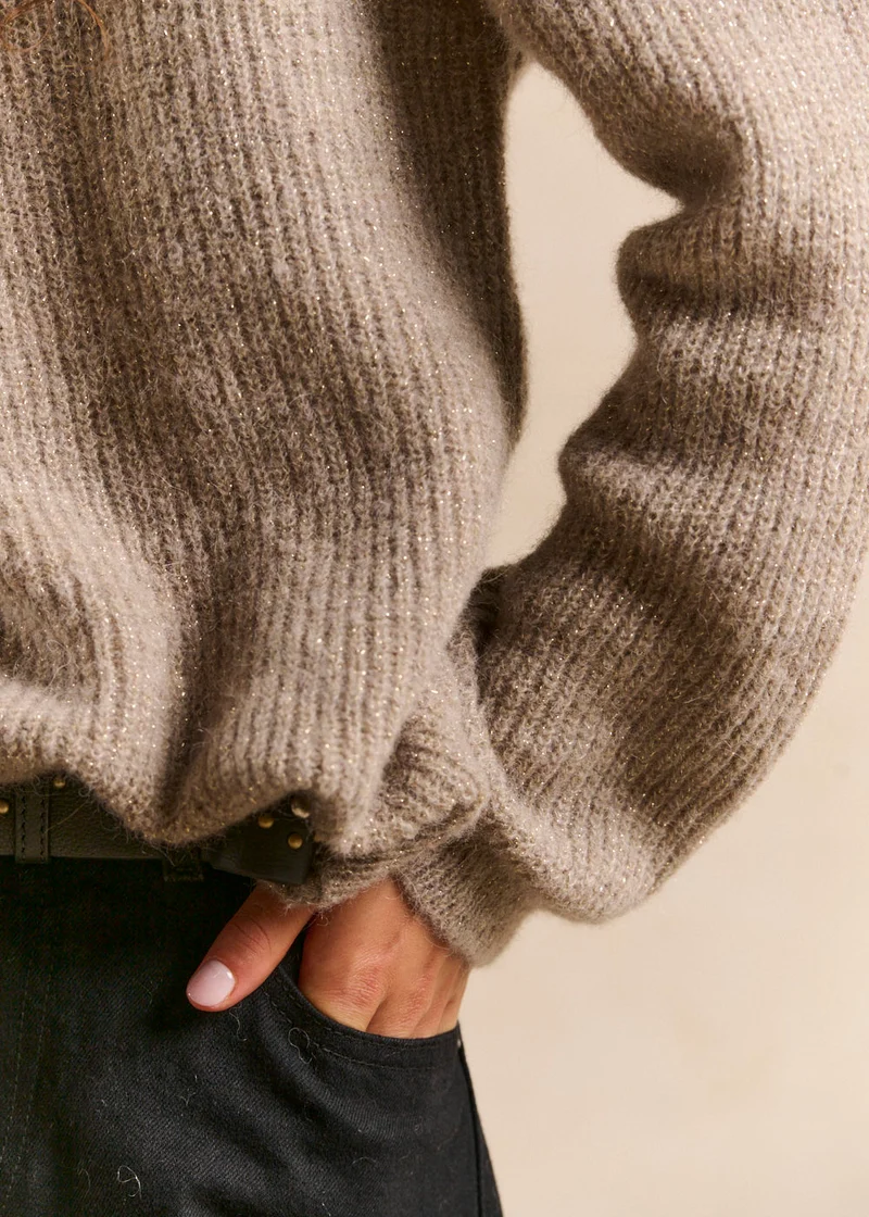 Pull scintillant col en V