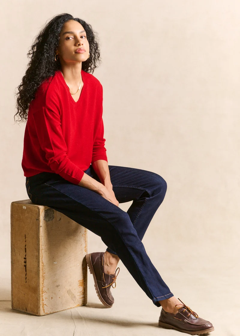 Pull fin col v en laine