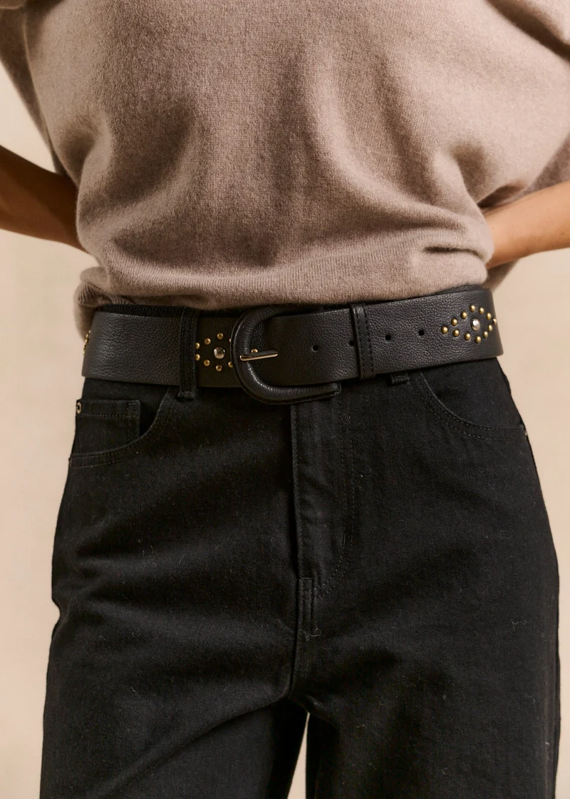Ceinture cloutée en cuir