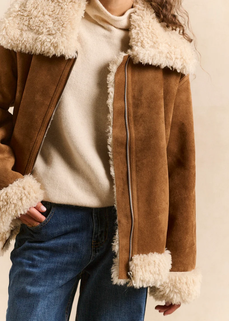 Veste courte en fausse peau lainée