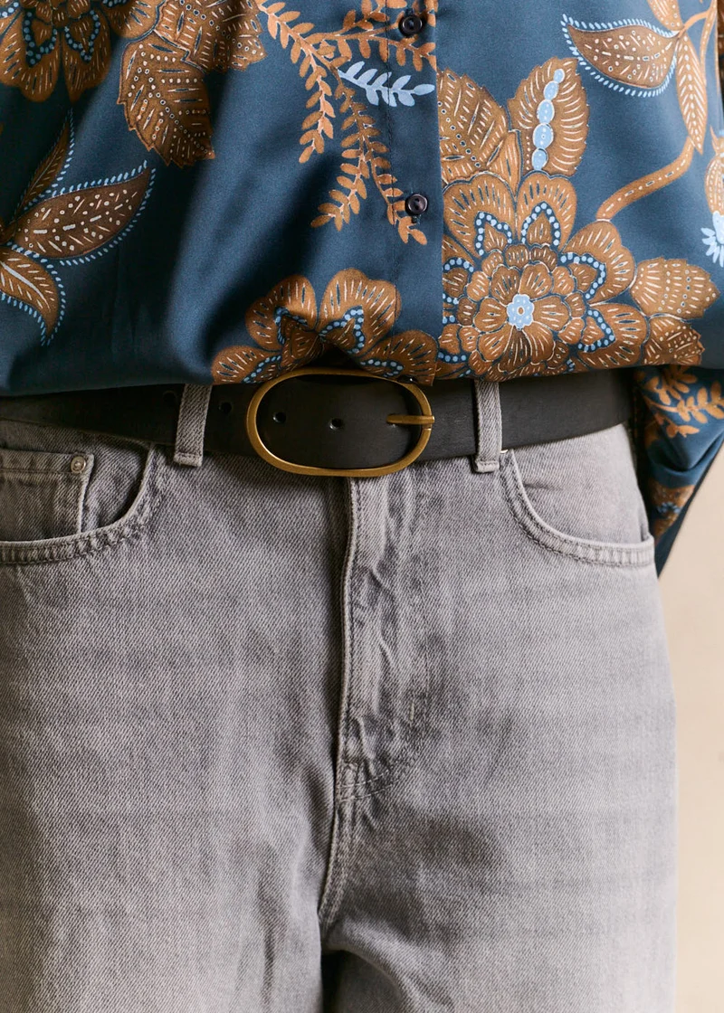 Ceinture en cuir boucle ovale dorée