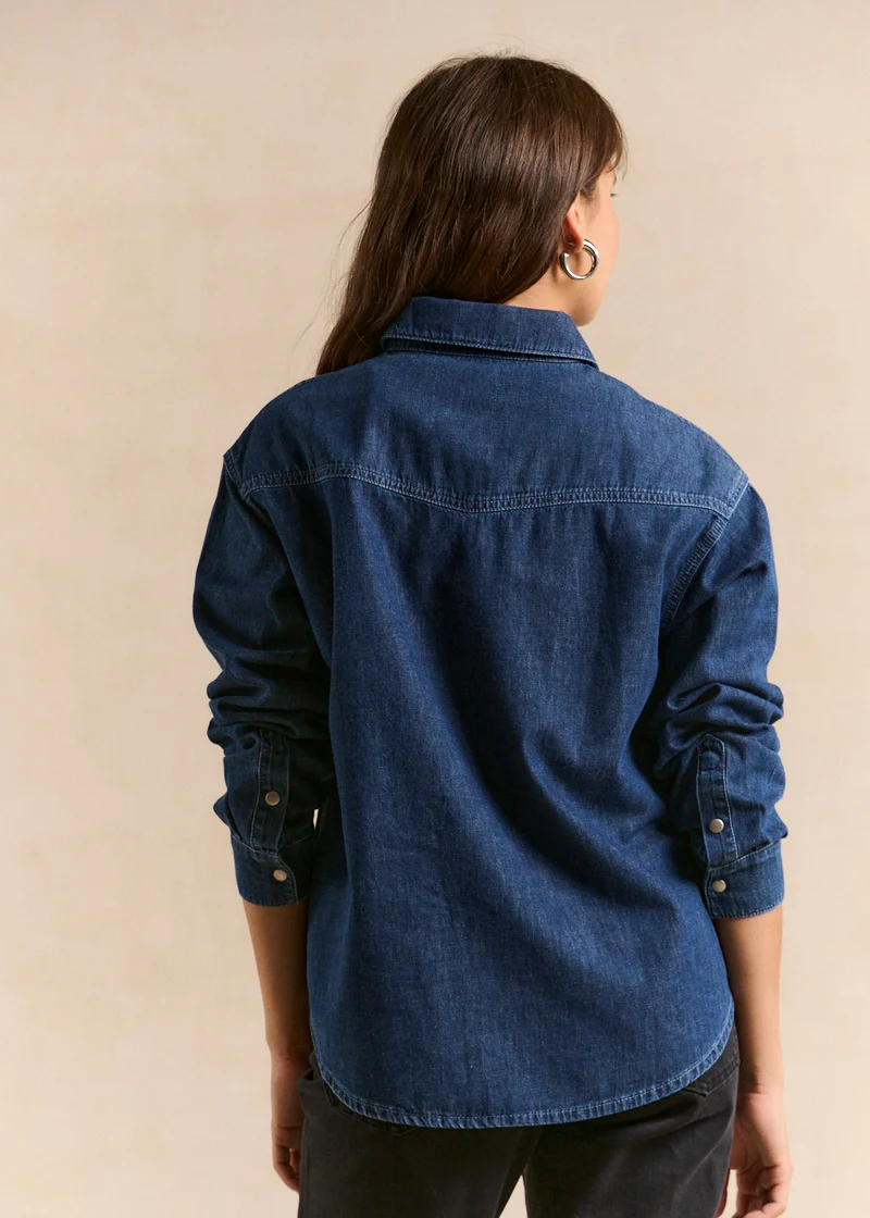 Chemise en denim avec clous