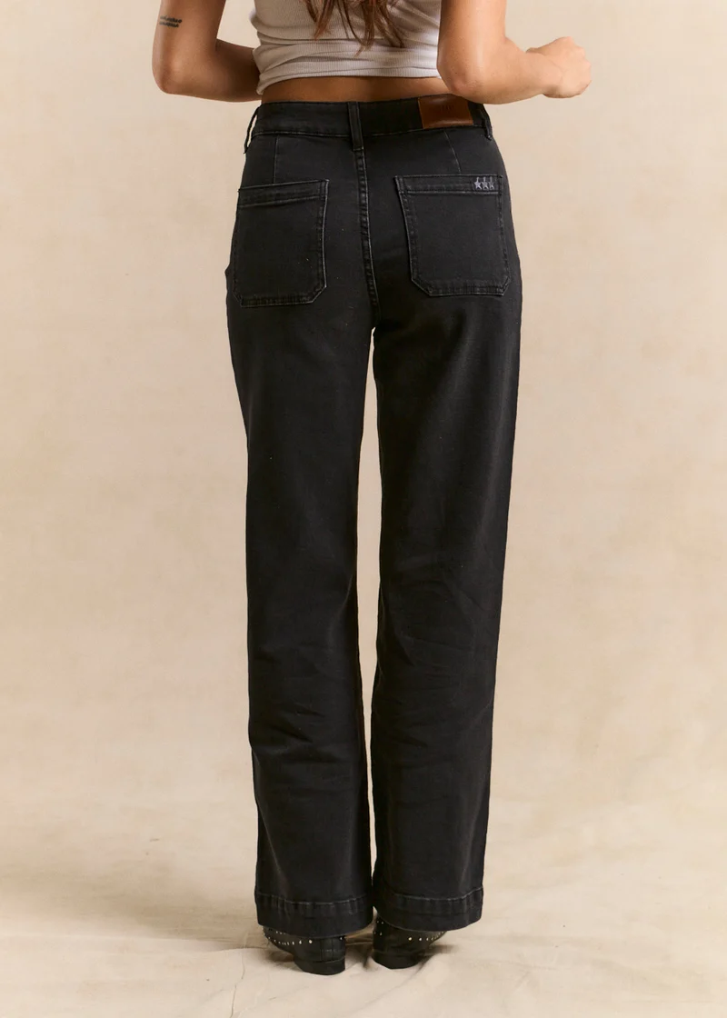 Jean à jambes larges avec revers et taille haute