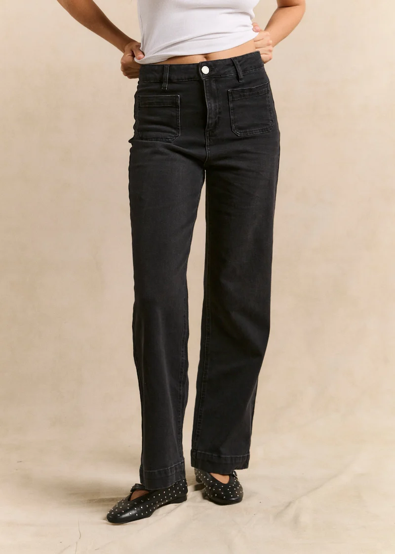 Jean à jambes larges avec revers et taille haute