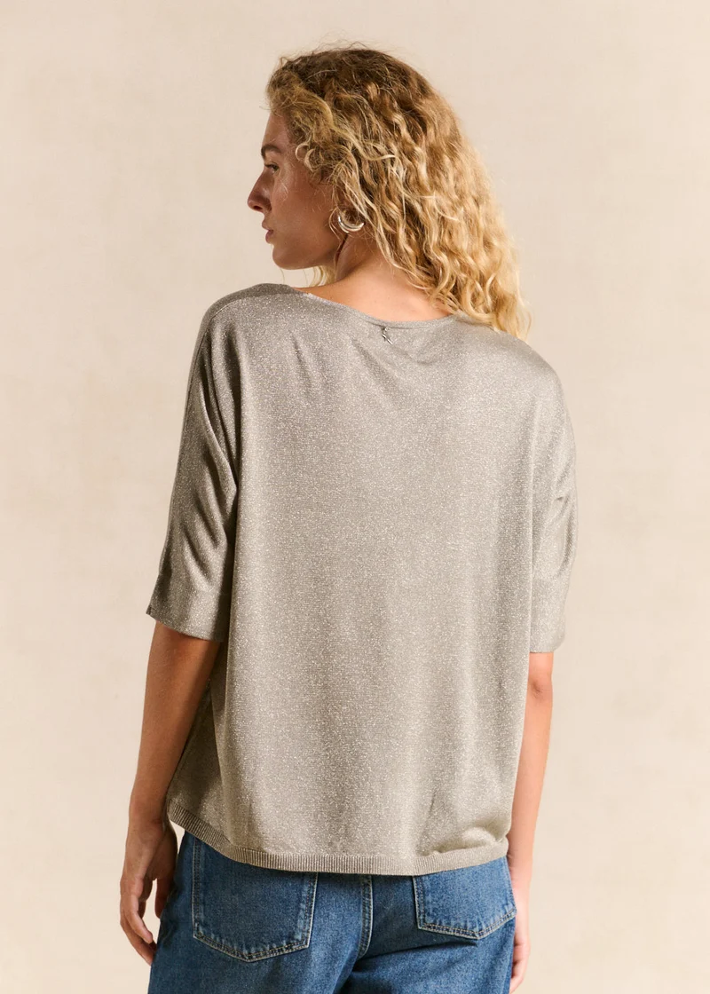 Pull col V oversize en maille brillante et manches courtes