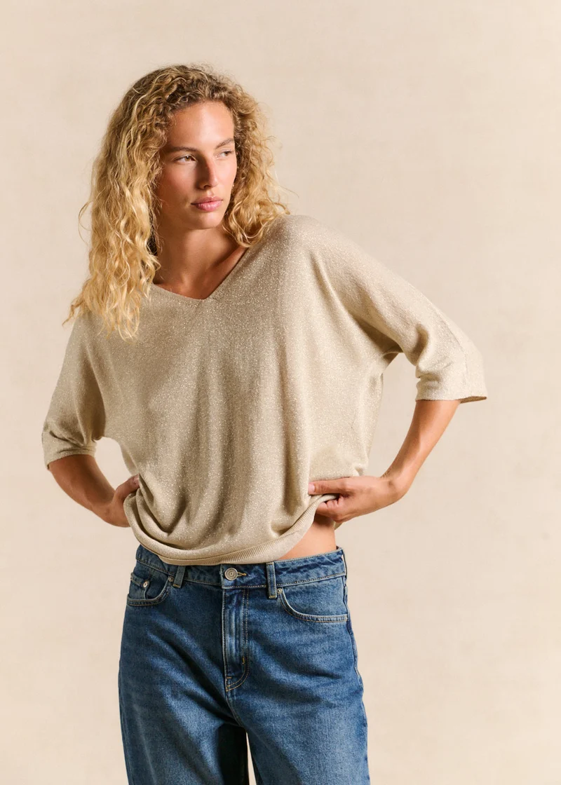 Pull col V oversize en maille brillante et manches courtes