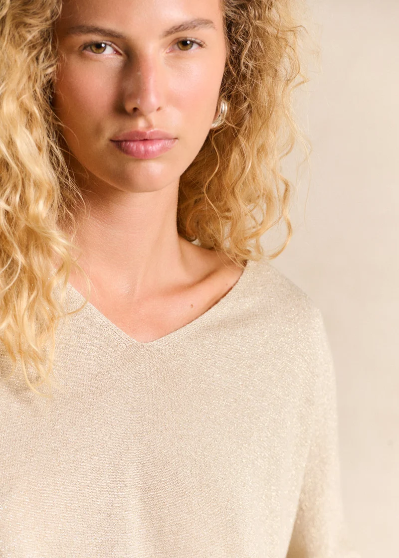 Pull col V oversize en maille brillante et manches courtes