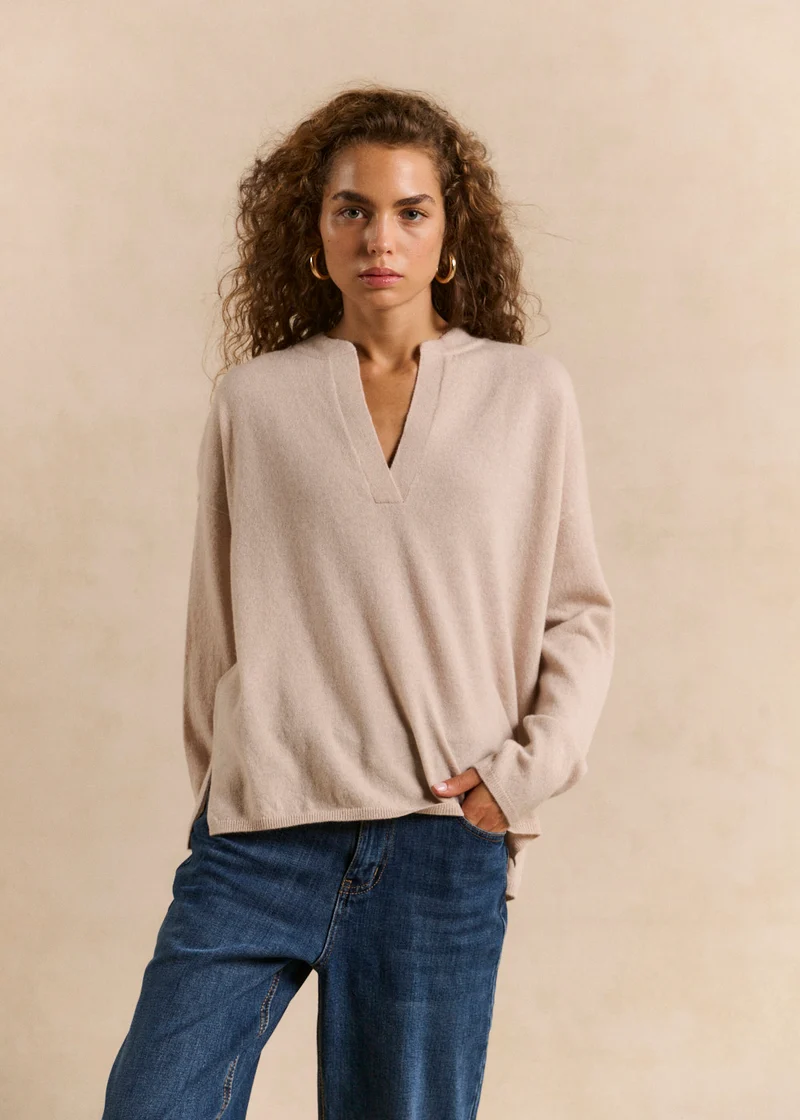 Pull ample en cachemire avec un col tunisien
