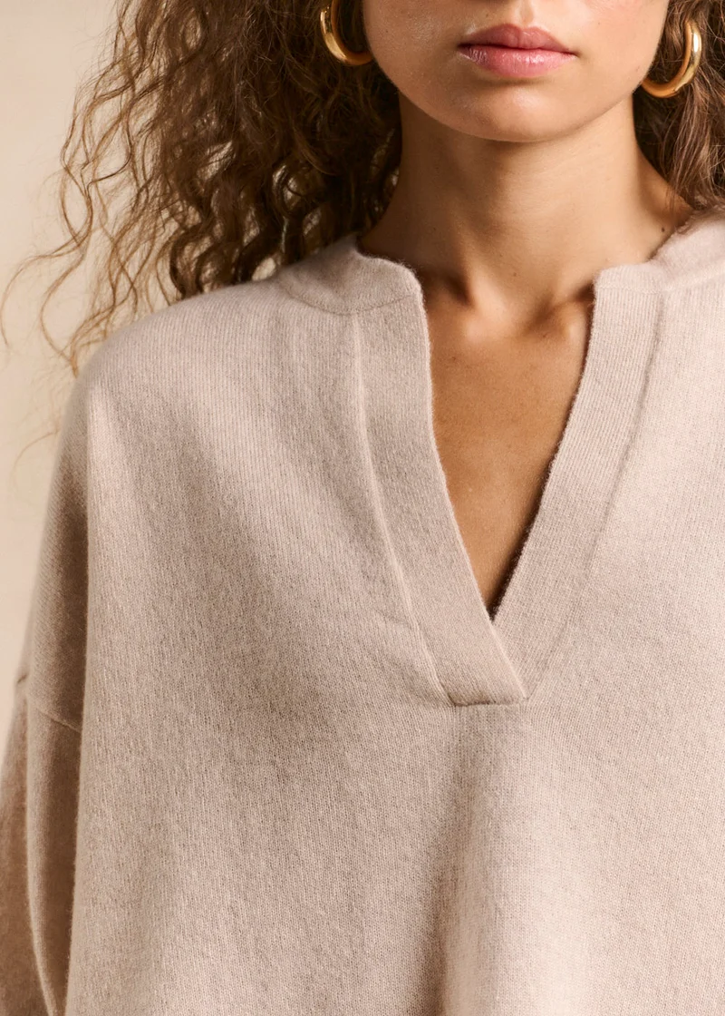 Pull ample en cachemire avec un col tunisien