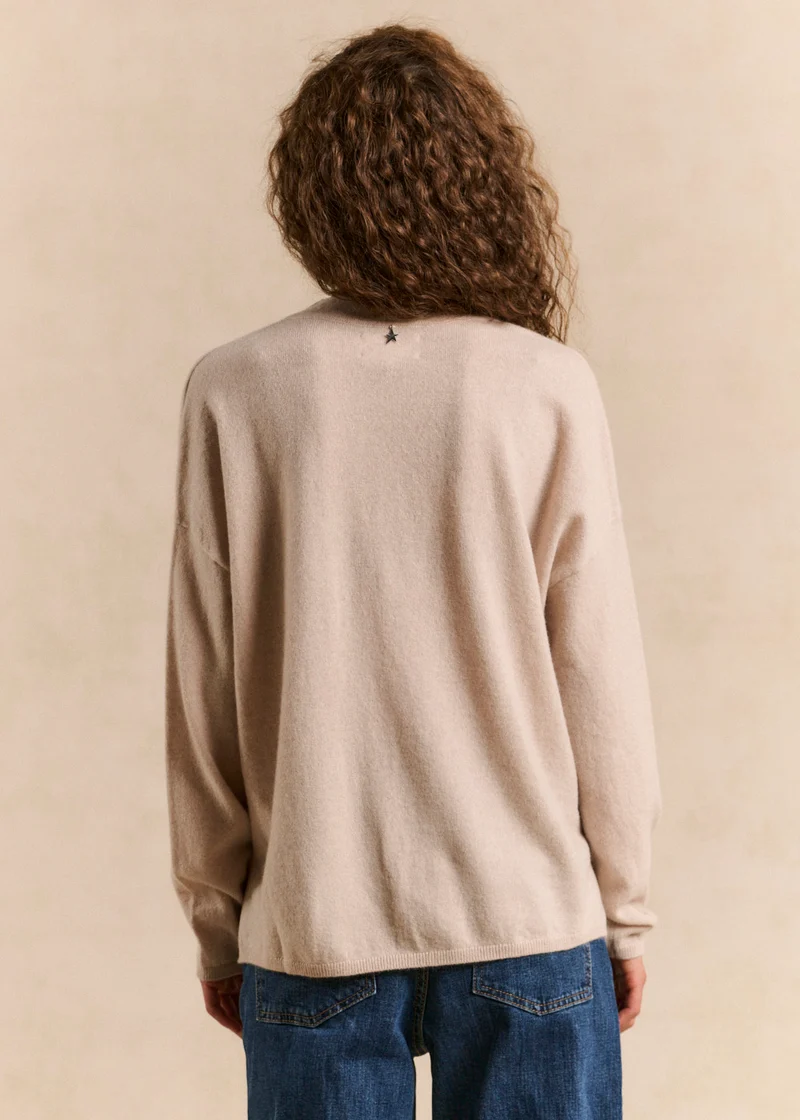 Pull ample en cachemire avec un col tunisien