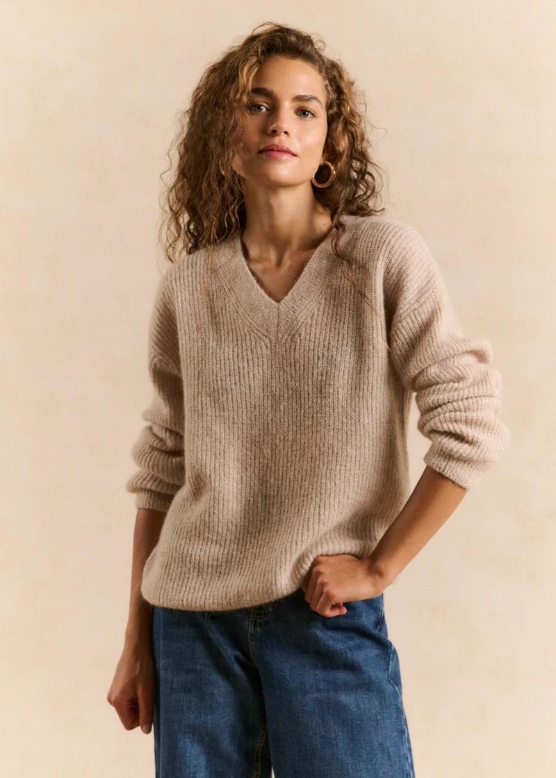 Pull maille côtelée col en V