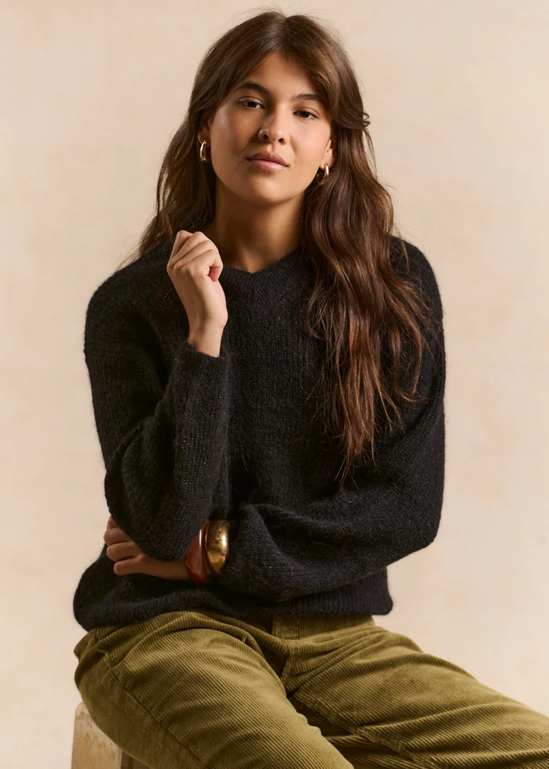 Pull scintillant col en V