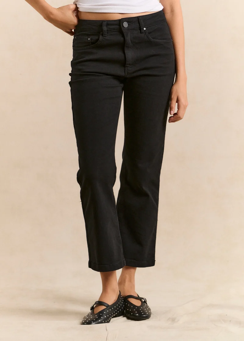 Jean flare court en denim noir