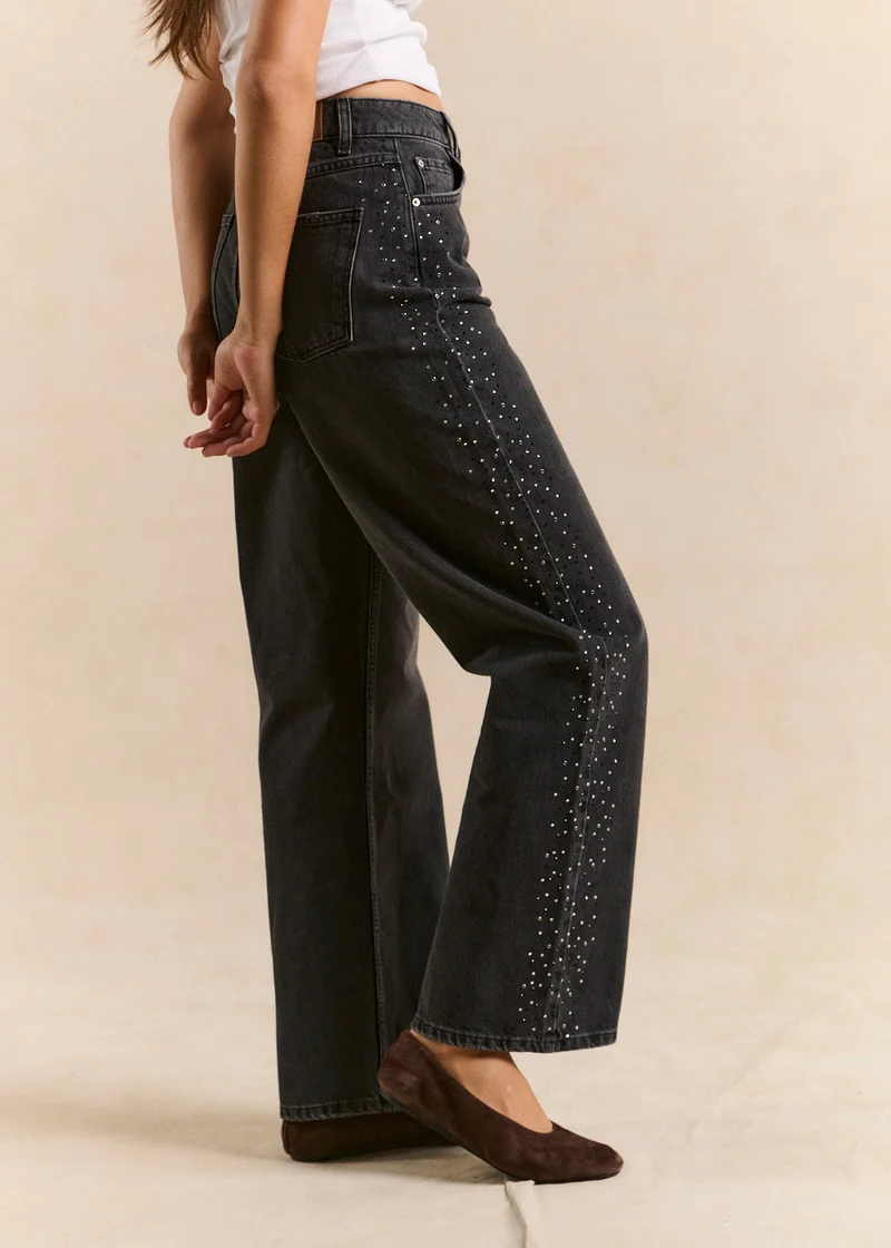 Jean large en denim noir à clous et strass