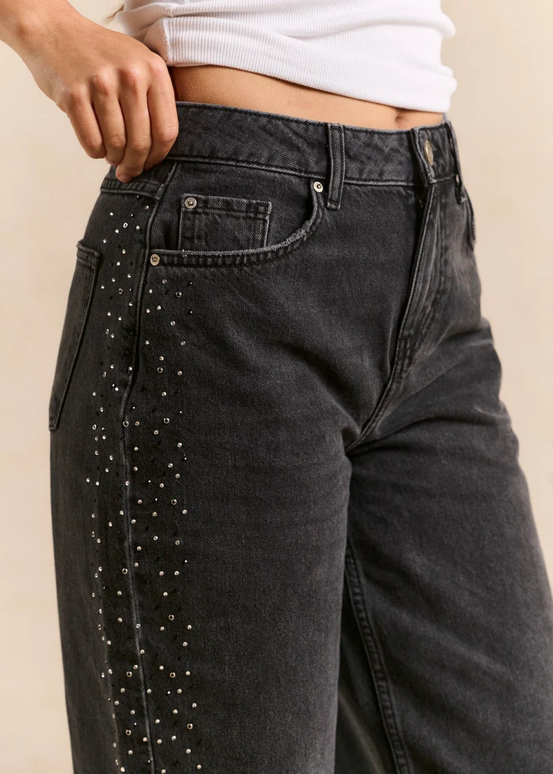Jean large en denim noir à clous et strass