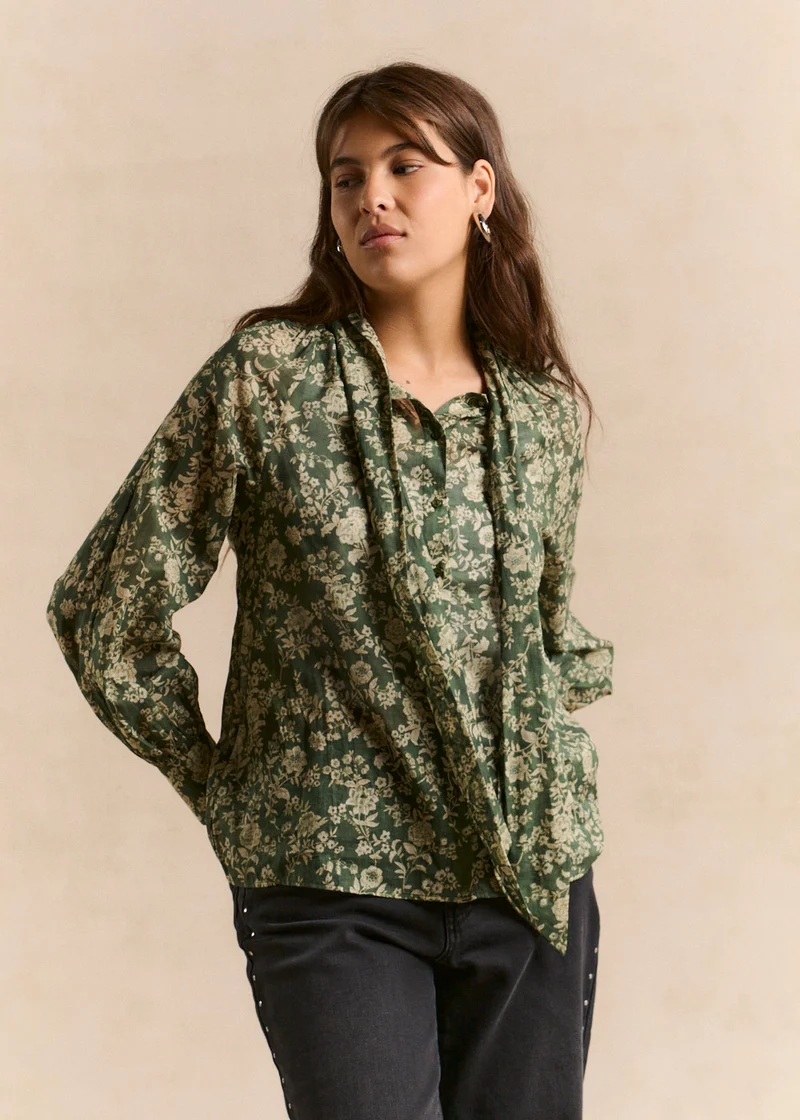 Blouse imprimée fleurie col lavallière