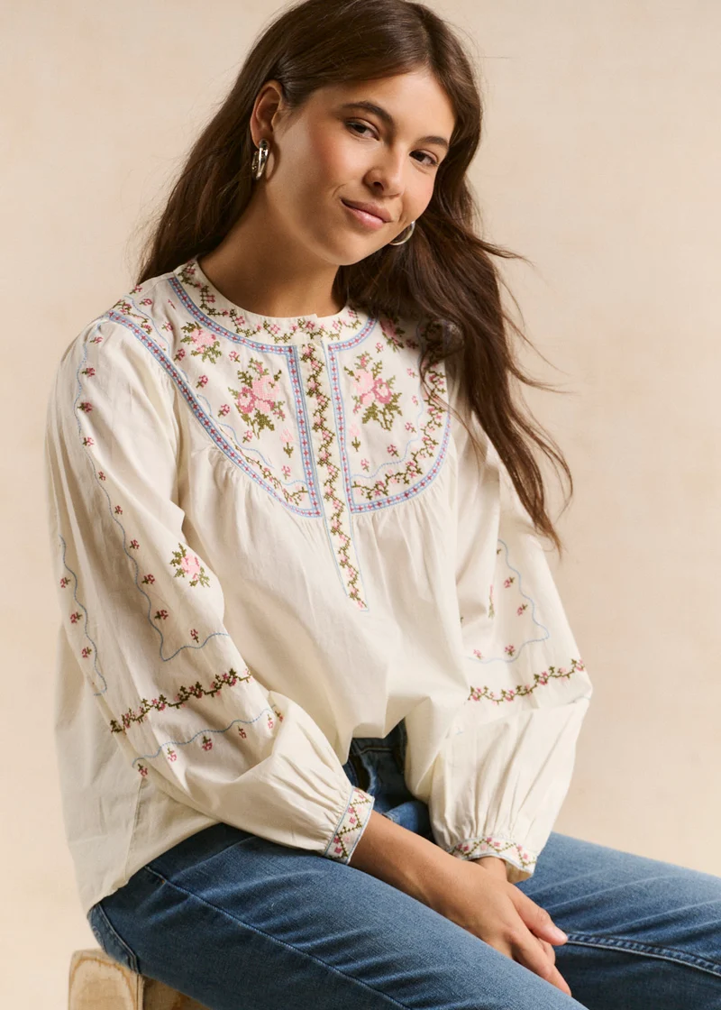Blouse brodée en coton