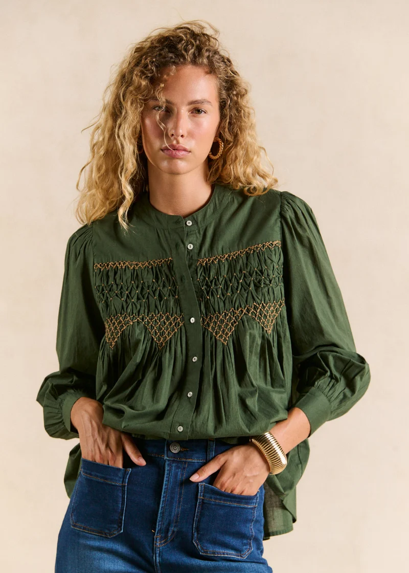 Chemise en coton smockée