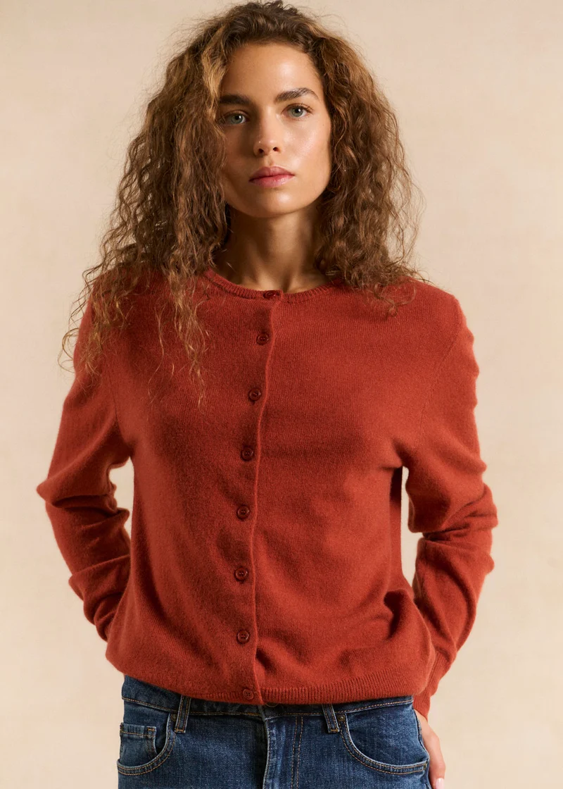 Gilet cachemire boutonné coupe droite