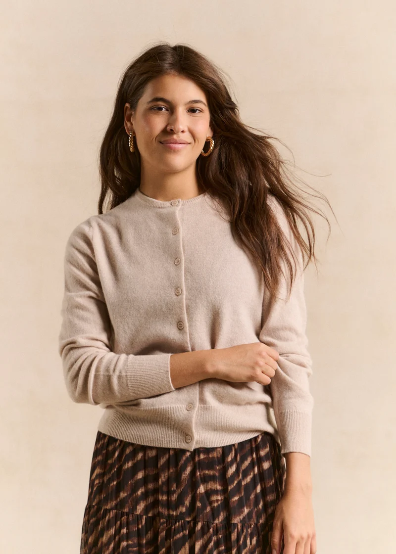 Gilet cachemire boutonné coupe droite