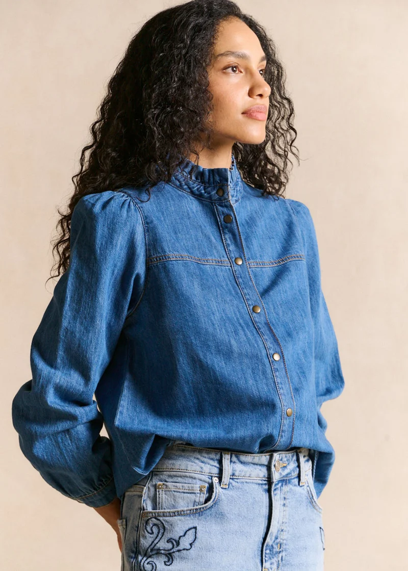 Chemise denim col volanté