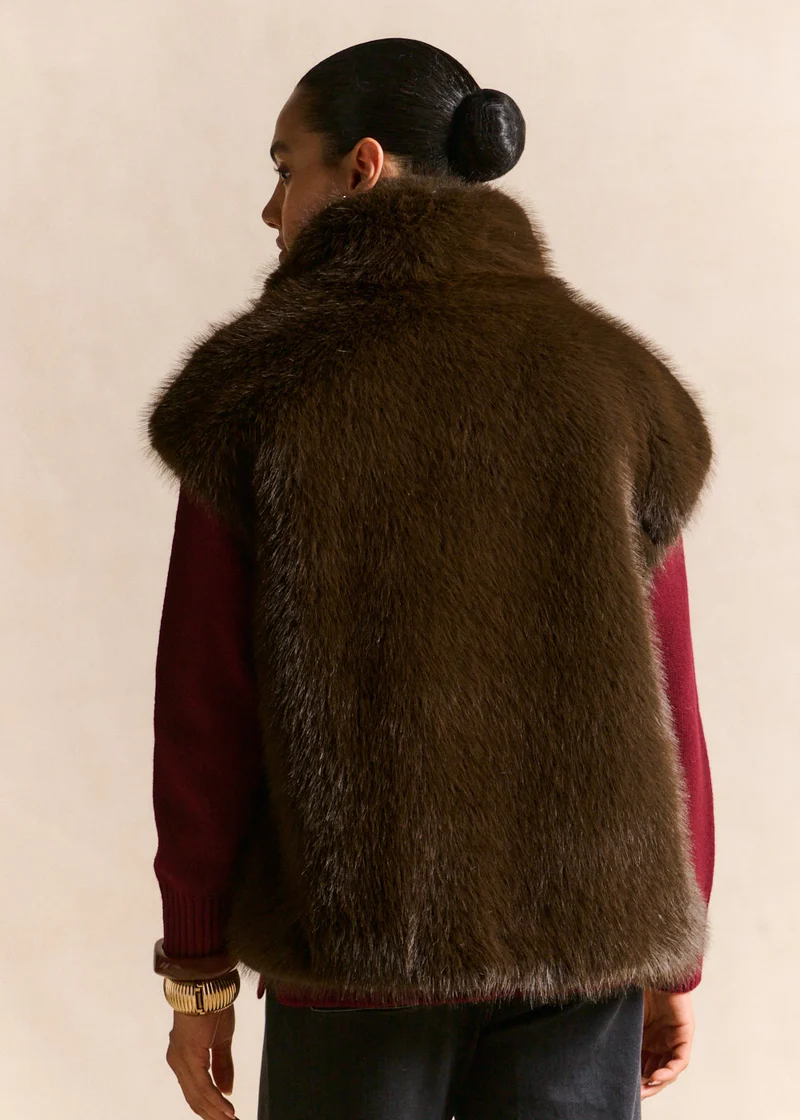 Gilet sans manches effet fourrure poils longs
