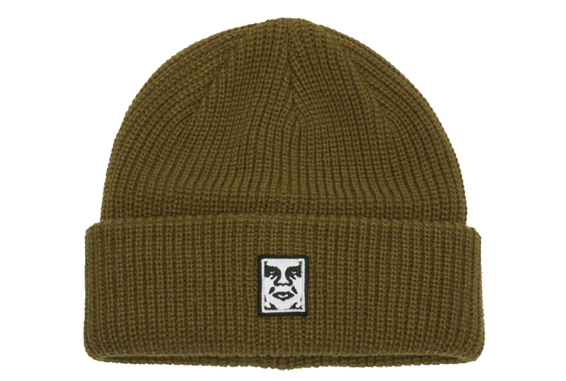 BONNET À MANCHONS AVEC ÉCUSSON MID ICON