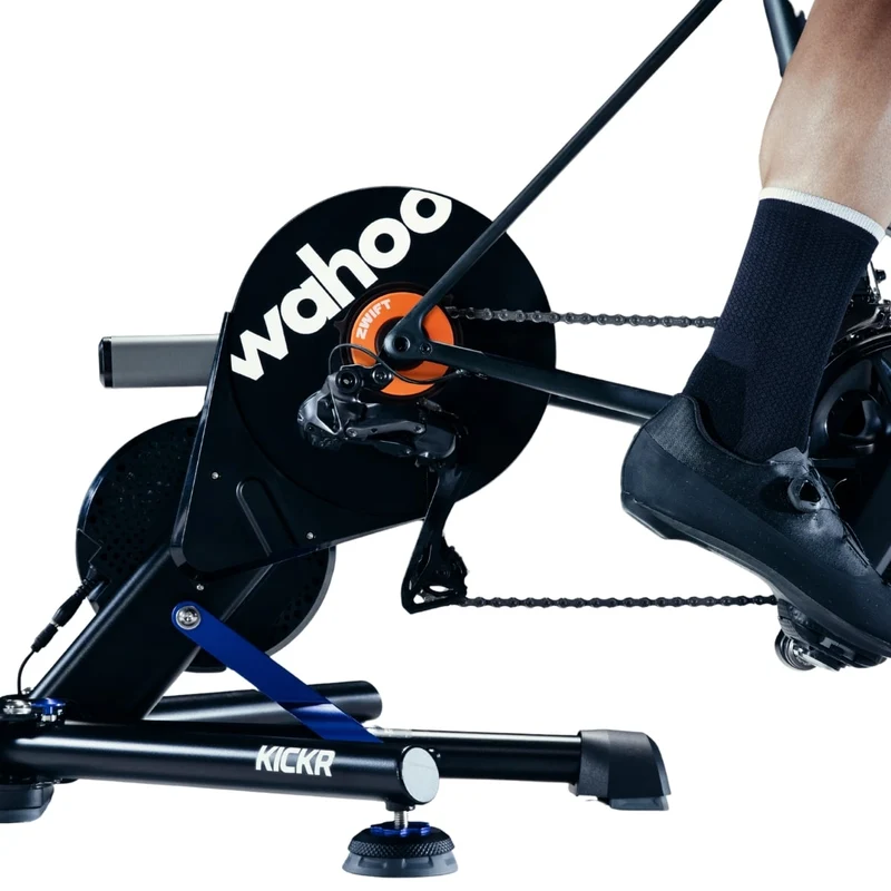 Base d'entraînement Wahoo KICKR V6 avec Zwift Cog-N-Click