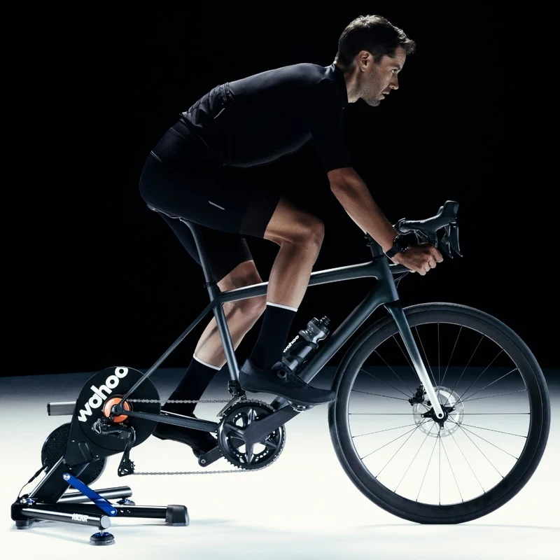 Base d'entraînement Wahoo KICKR V6 avec Zwift Cog-N-Click