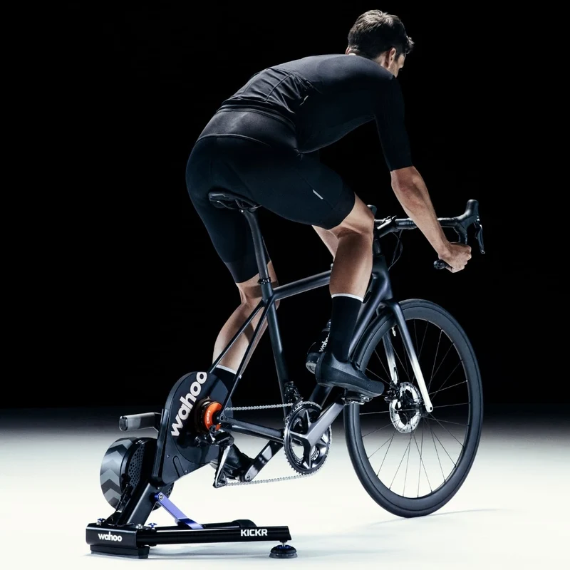 Base d'entraînement Wahoo KICKR V6 avec Zwift Cog-N-Click