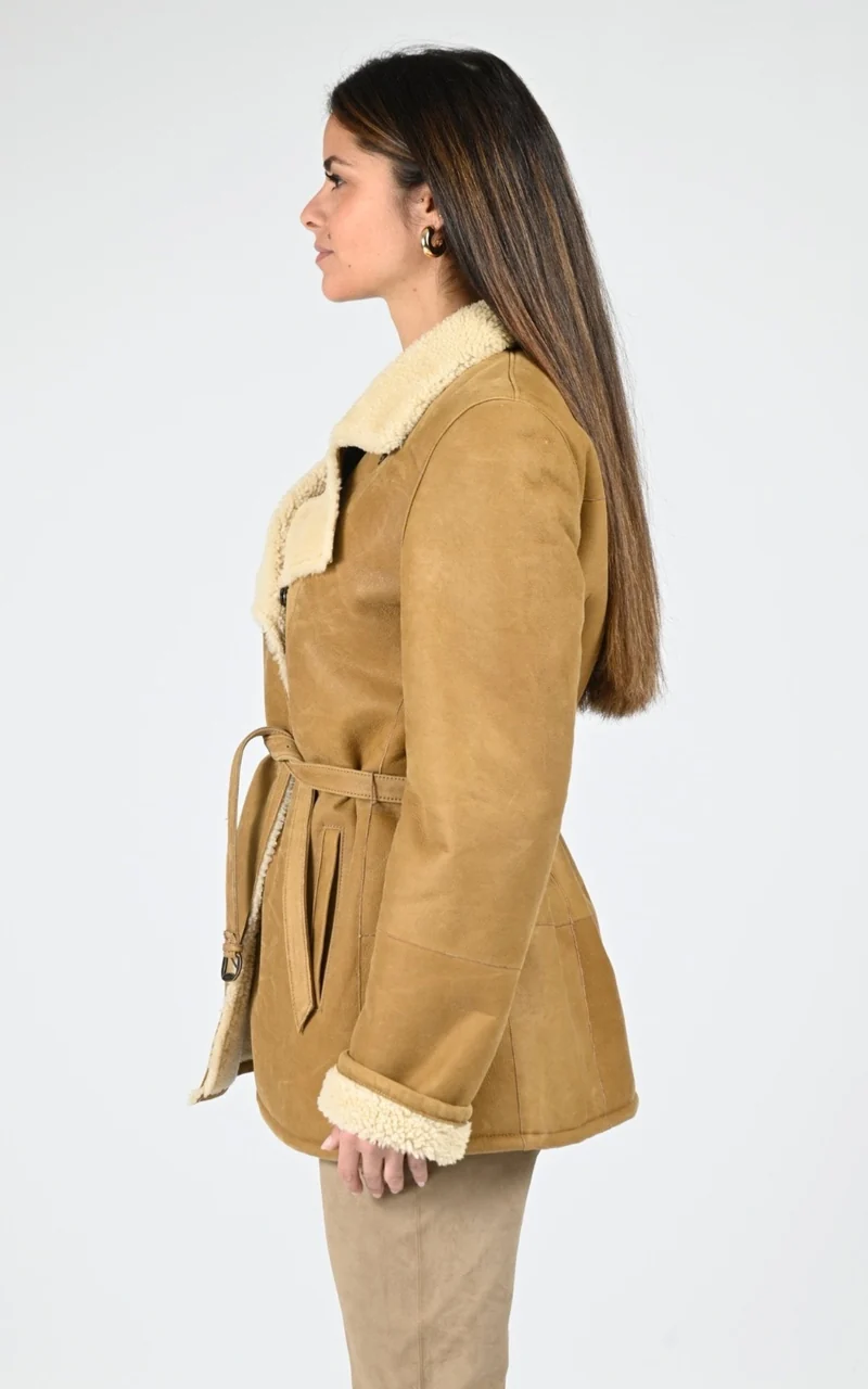 Veste cintrée peau lainée camel