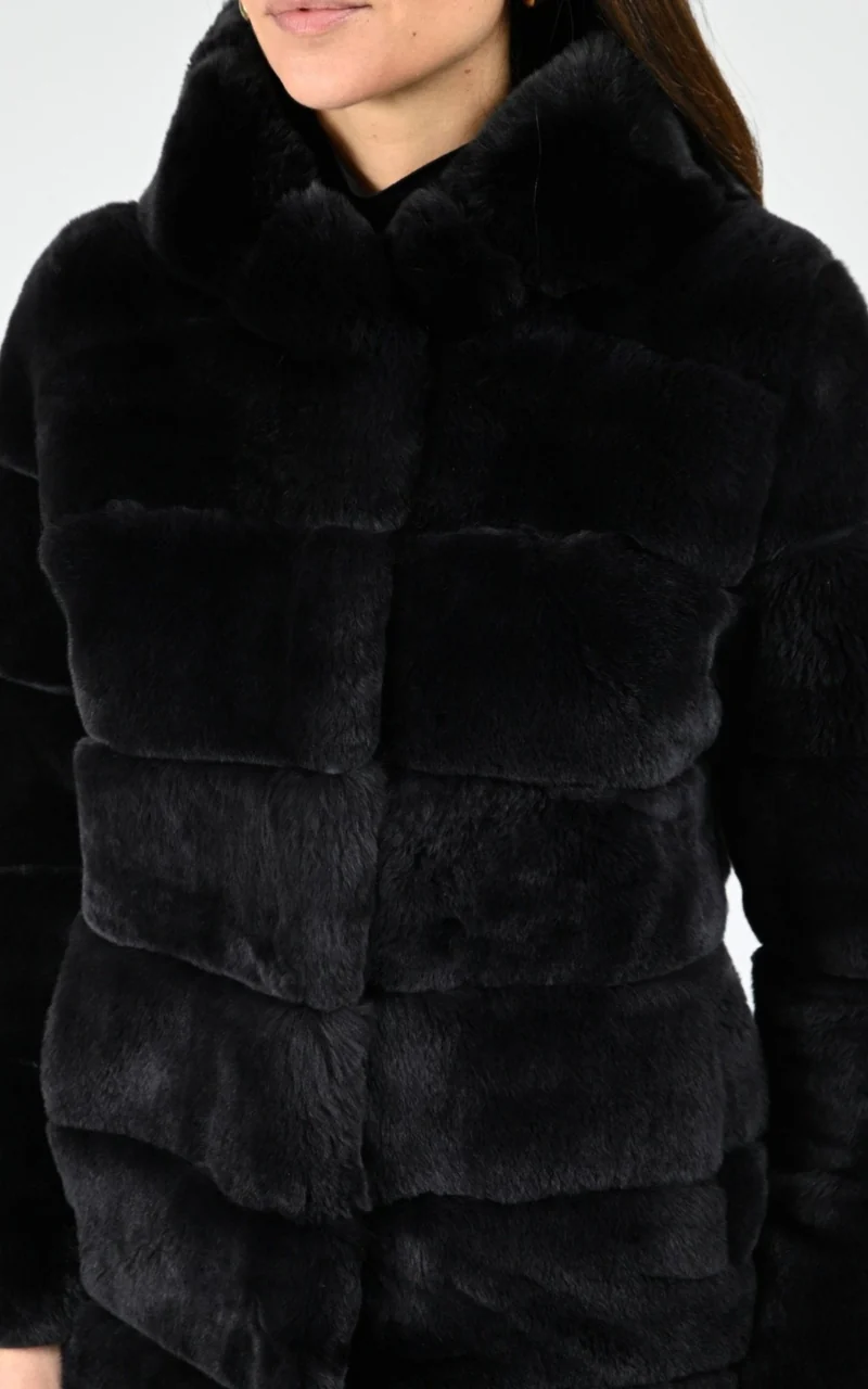 Veste capuche fourrure de lapin rex noir