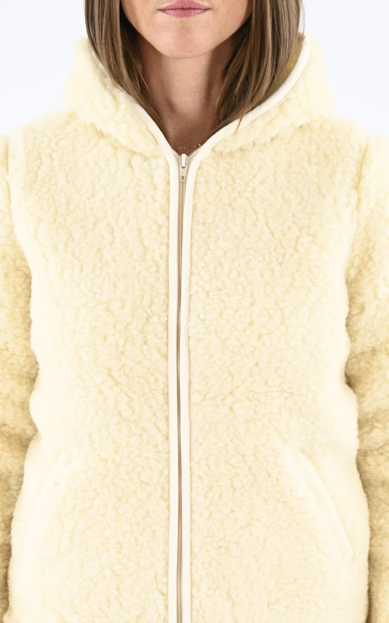 Veste capuche laine agneau beige